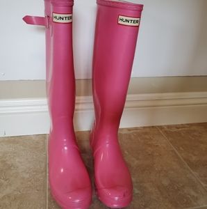 Tall hunter pink rain boots in size 7